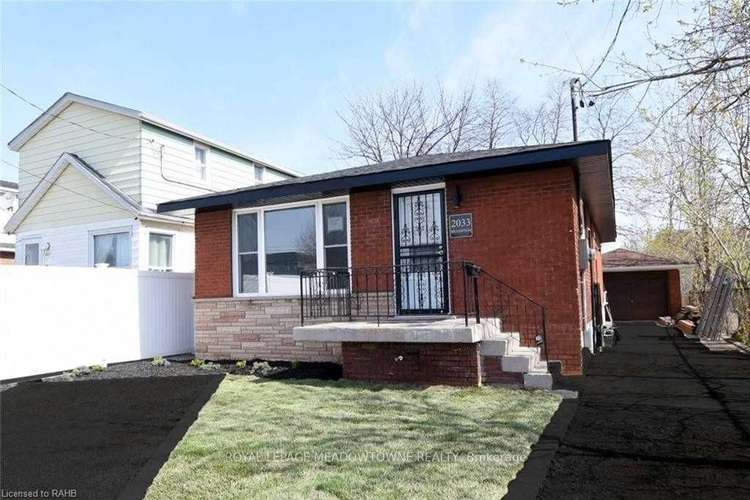 2033 Brampton St, Hamilton, Ontario, Parkview