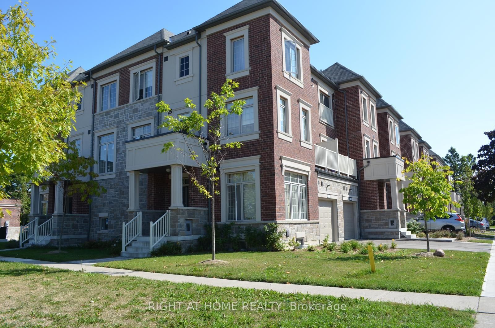 933 Finley Ave, Ajax, Ontario, South West