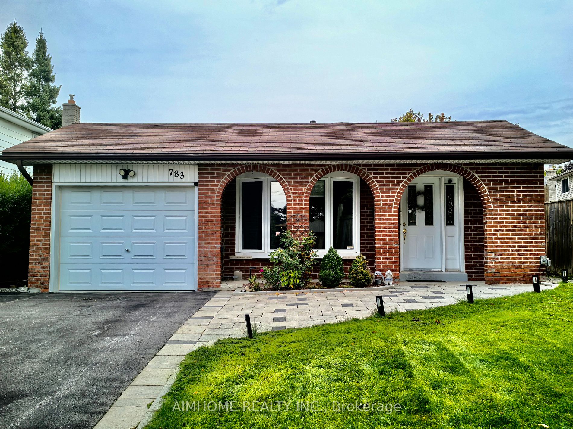 783 Lexington St, Oshawa, Ontario, Centennial