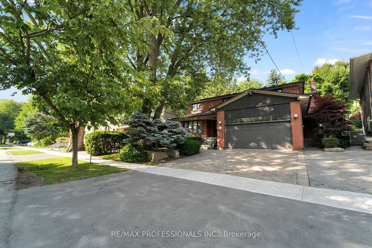 33 Bonnyview Dr, Toronto, Ontario, Stonegate-Queensway