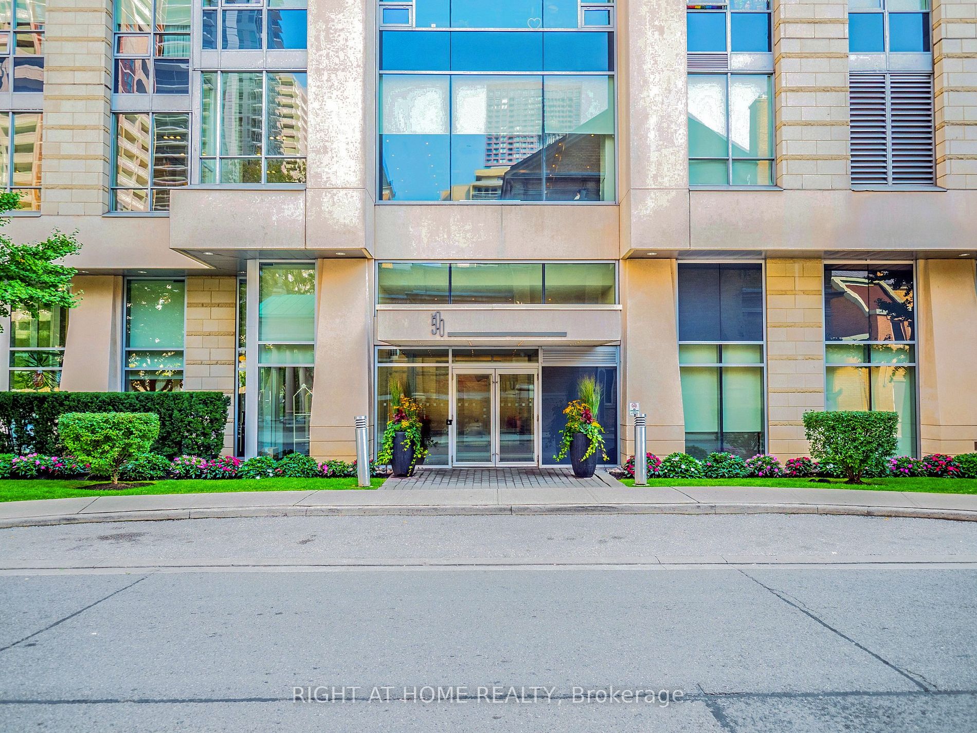 500 Sherbourne St, Toronto, Ontario, North St. James Town