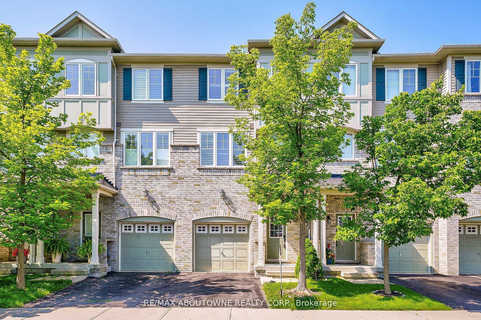 2006 Trawden Way, Oakville, Ontario, Palermo West