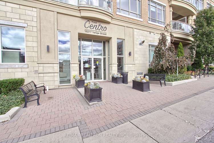 15277 Yonge St, Aurora, Ontario, Aurora Village