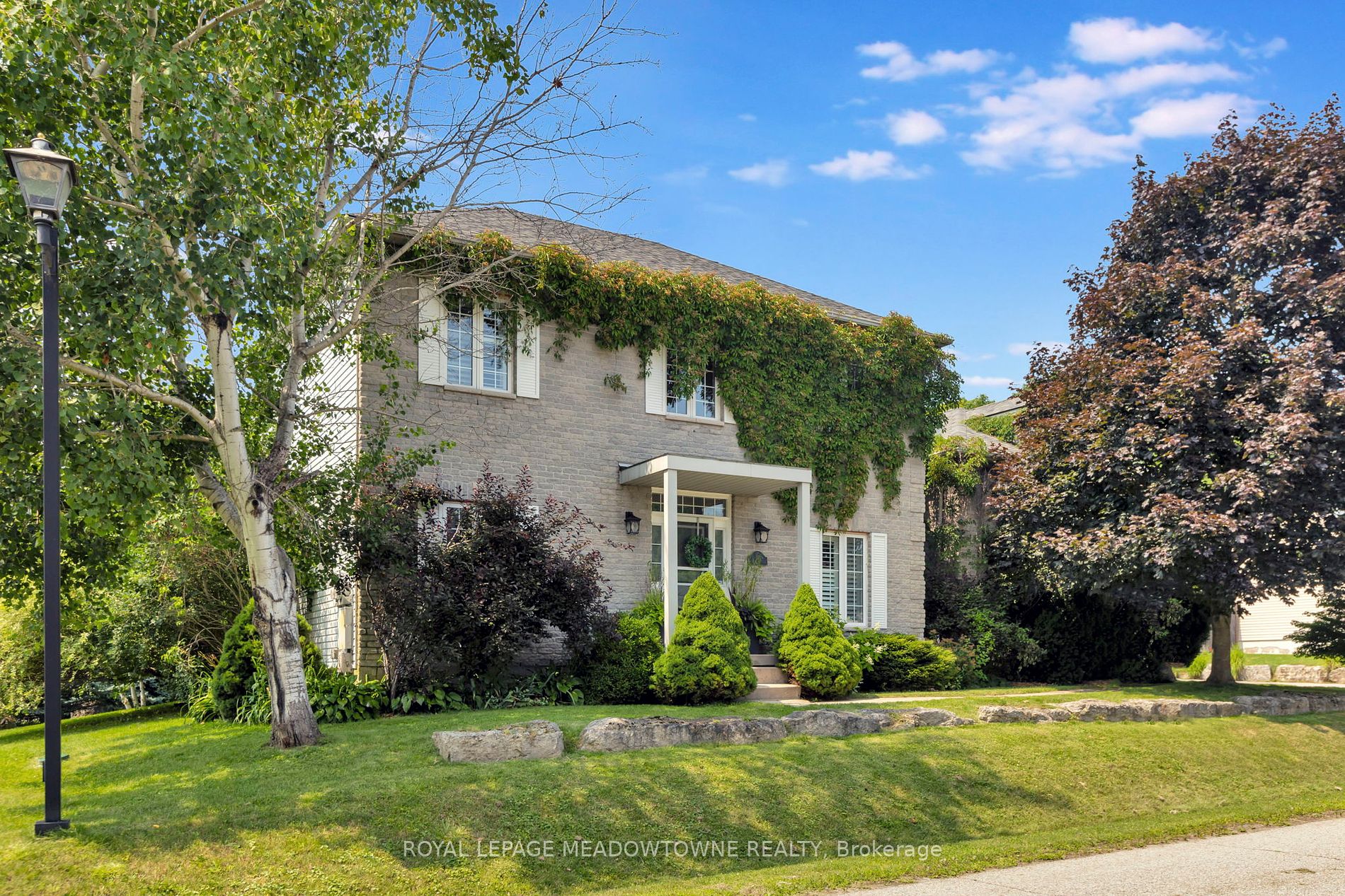 1 Woodspring Crt, Hamilton, Ontario, Rural Flamborough