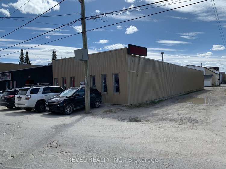 225 Spruce St S, Timmins, Ontario, Main area