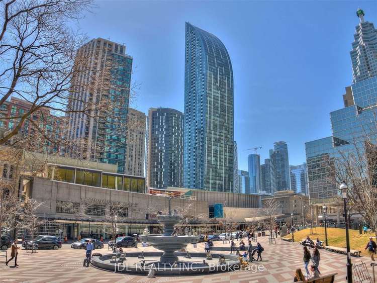 8 The Esplanade, Toronto, Ontario, Waterfront Communities C8