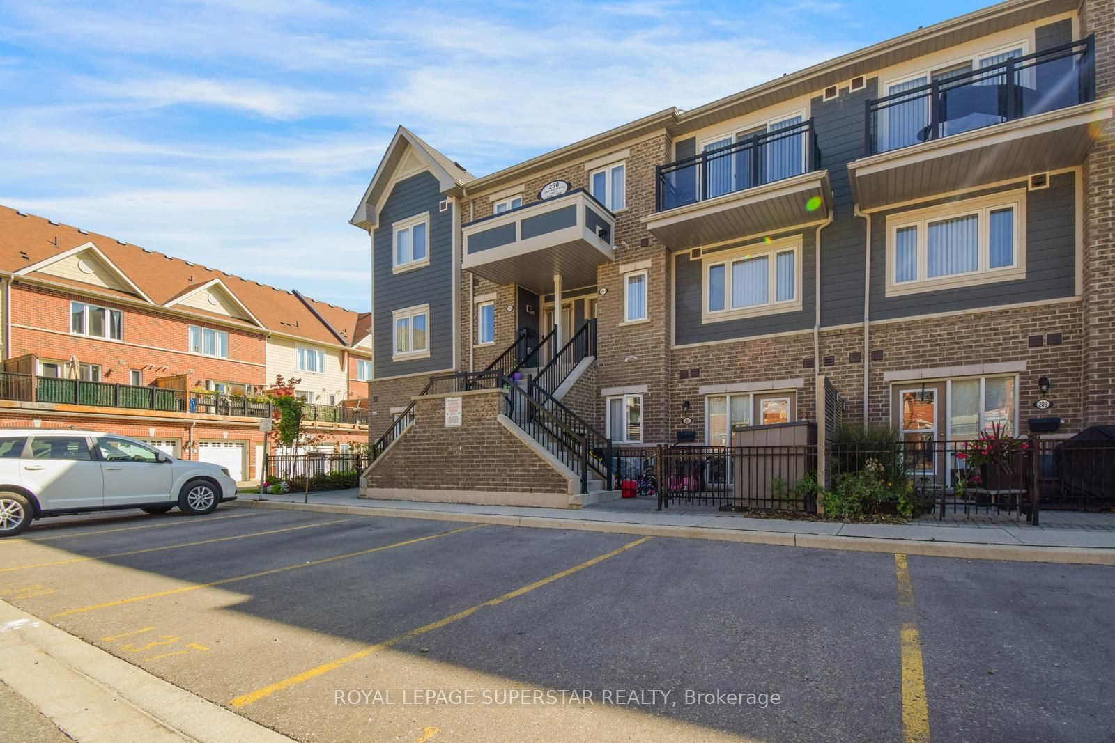 250 Sunny Meadow Blvd, Brampton, Ontario, Sandringham-Wellington