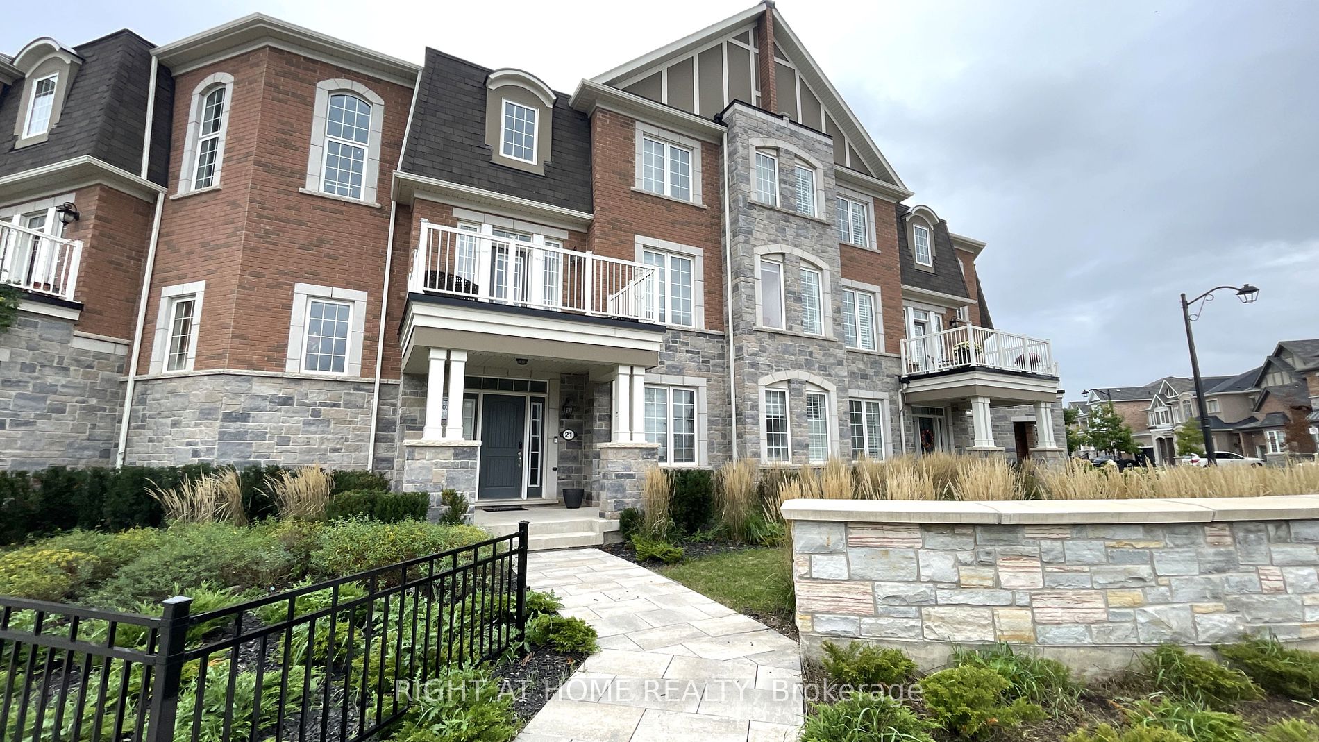 1222 Rose Way, Milton, Ontario, Cobban