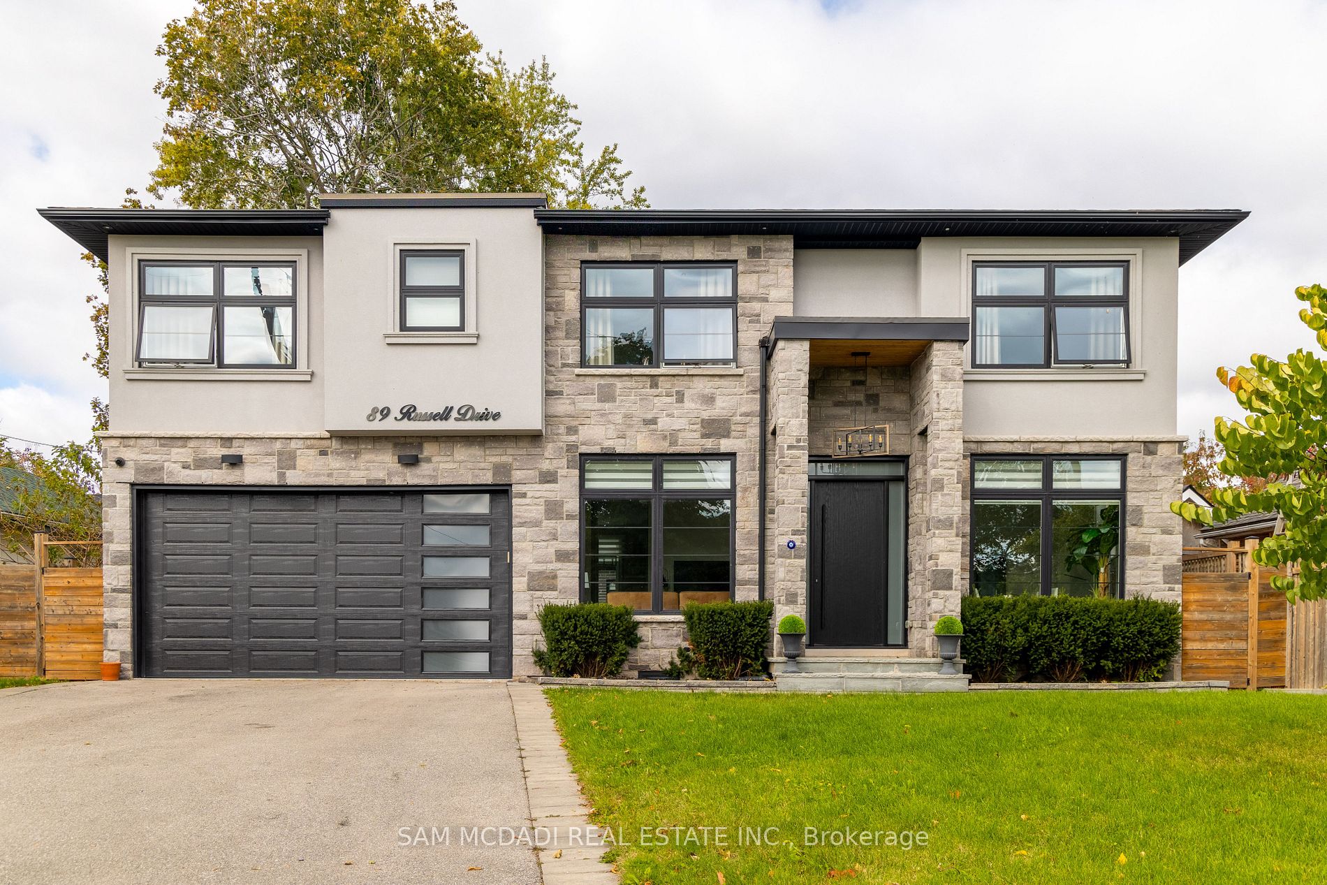 89 Russell Dr, Oakville, Ontario, College Park