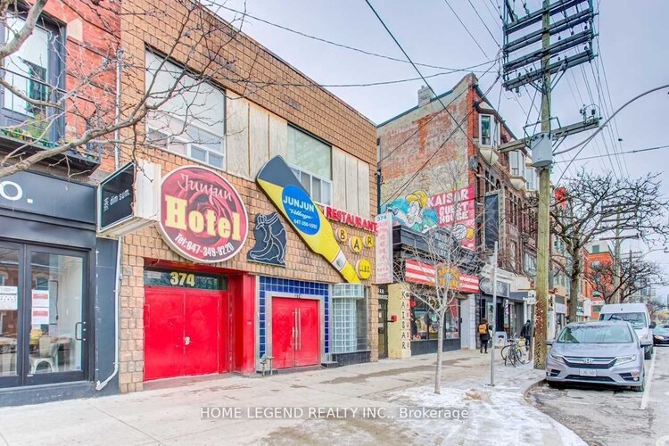 374 College St, Toronto, Ontario, University