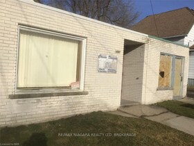 4541 CRYSLER Ave, Niagara, Ontario , MLS #X9411055 , Image - 1