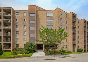 334 QUEEN MARY Rd