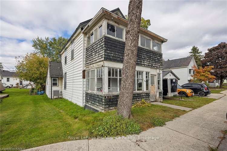 308 BROCK St, Gananoque, Ontario, 