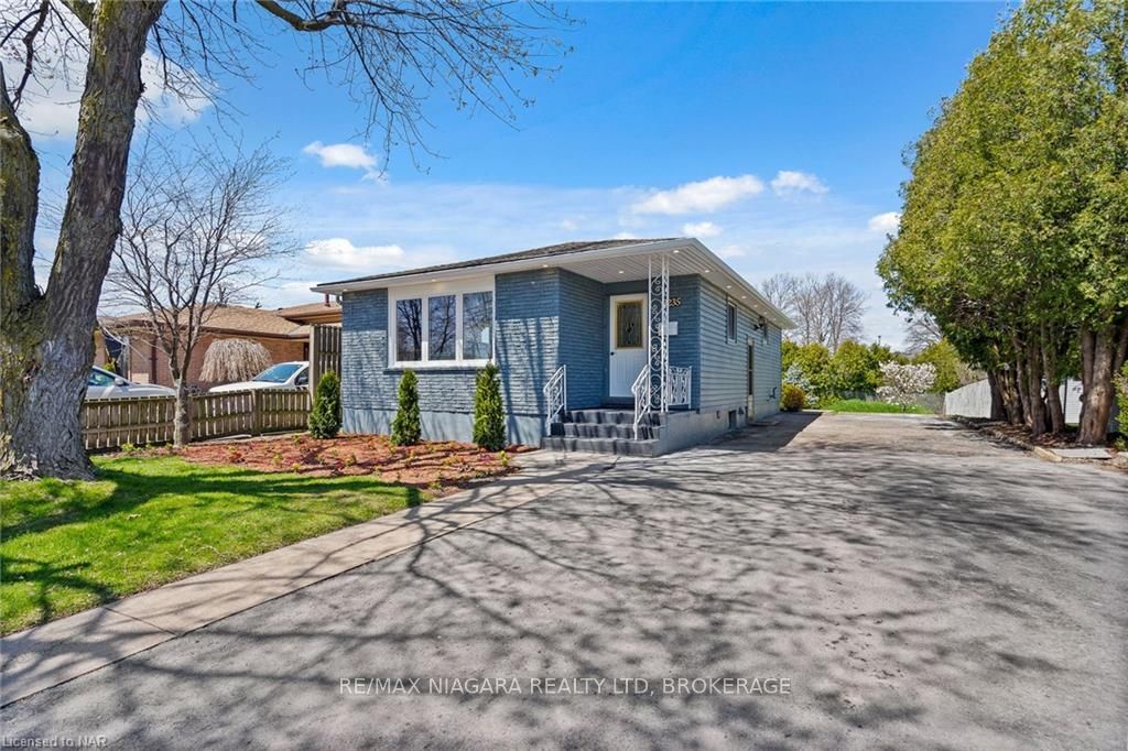 8235 PADDOCK TRAIL Dr, Niagara Falls, Ontario, 