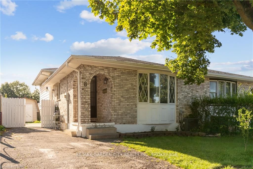 8 CANTERBURY Dr, St. Catharines, Ontario, 456 - Oakdale