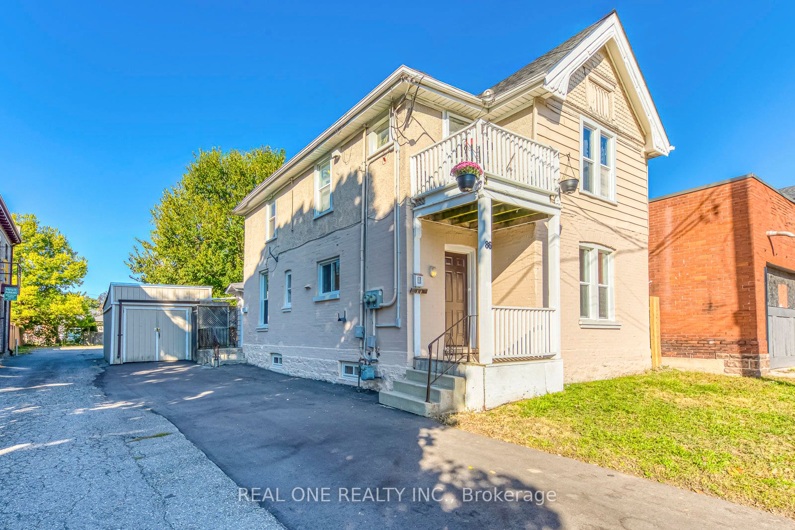 86 Queen St, Brantford, Ontario, 