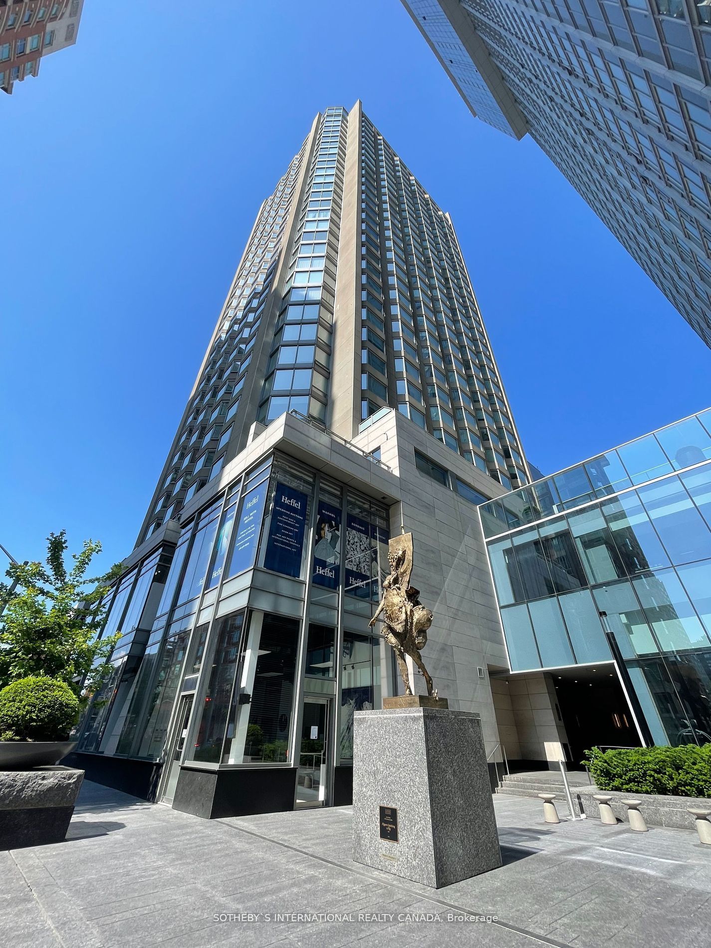 155 Yorkville Ave, Toronto, Ontario, Annex