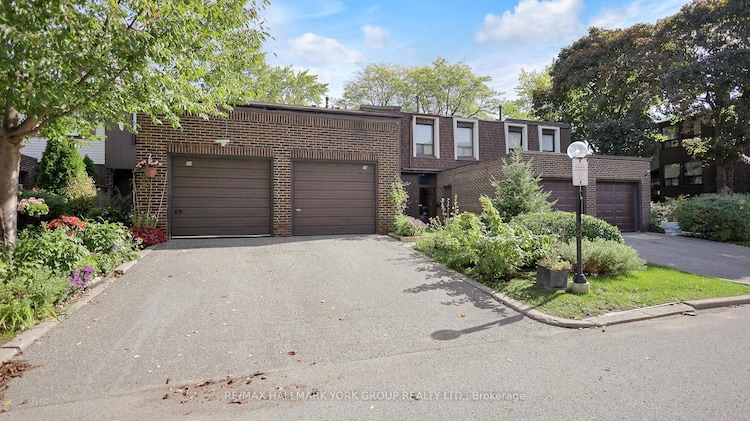 78 Spire Hillway Way, Toronto, Ontario, Hillcrest Village