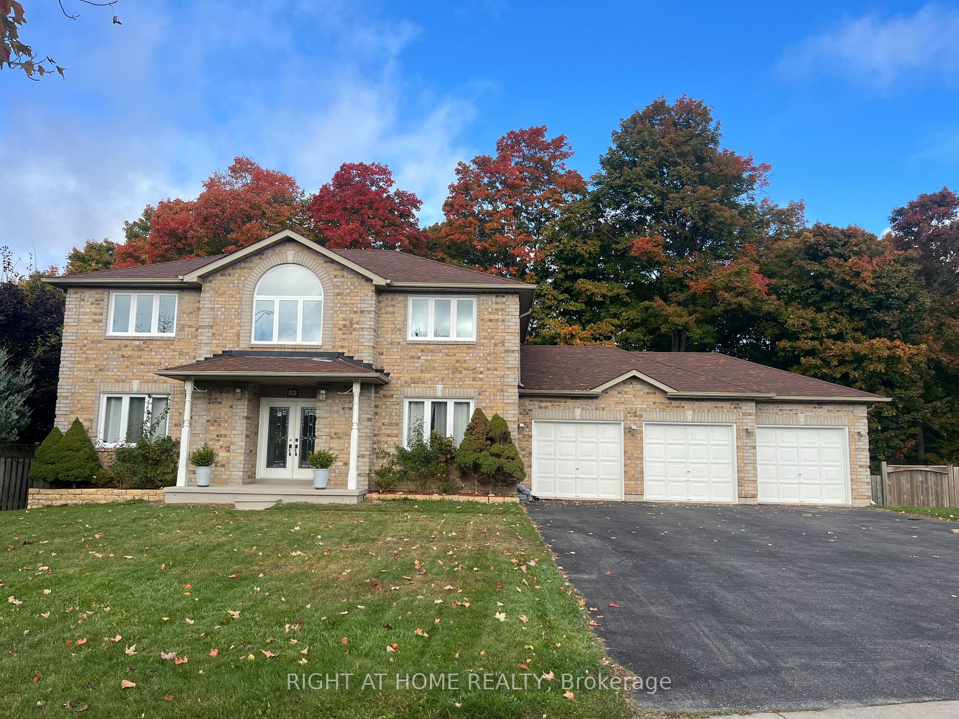 28 Holly Meadow Rd, Simcoe, Ontario