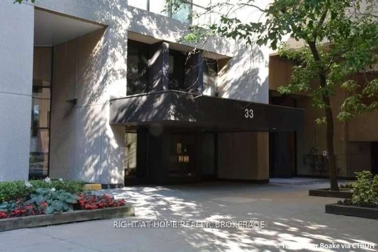 33 Harbour Sq, Toronto, Ontario, Waterfront Communities C1