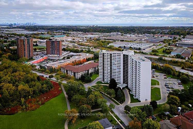 530 Lolita Gdns, Mississauga, Ontario, Mississauga Valleys