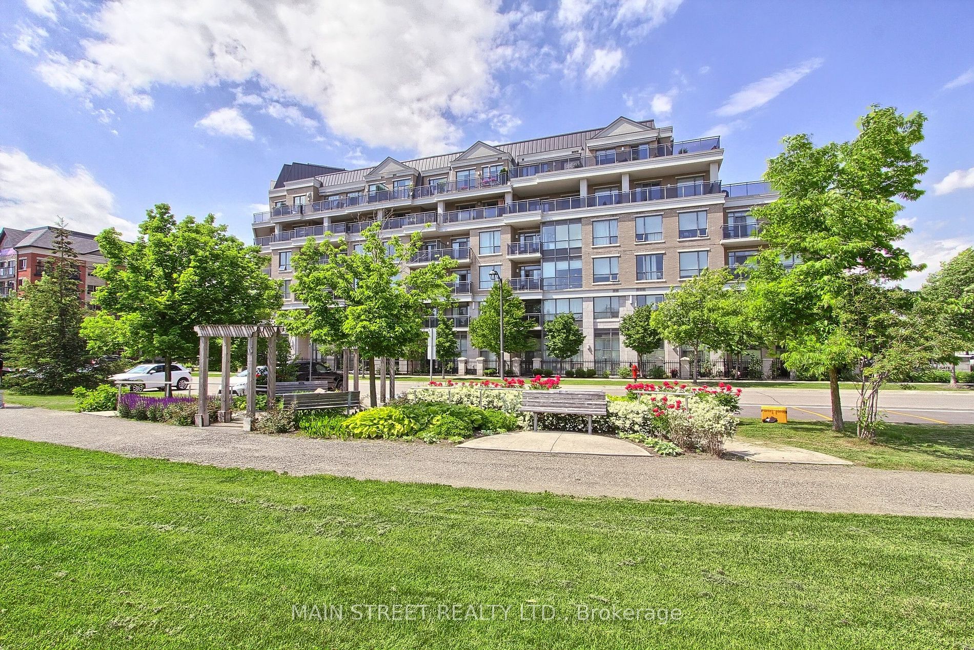 111 Civic Square Gate W, Aurora, Ontario, Bayview Wellington