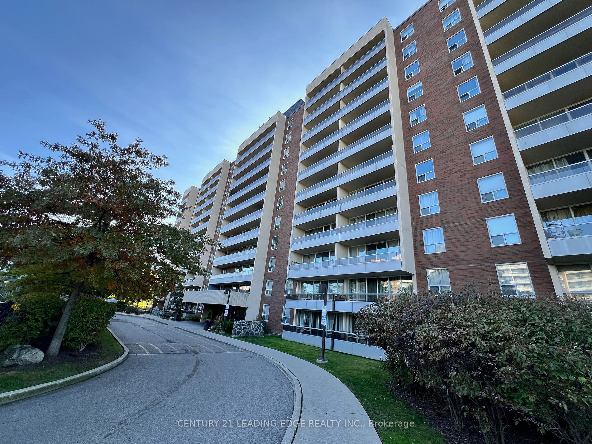 31 Four Winds Dr, Toronto, Ontario, York University Heights