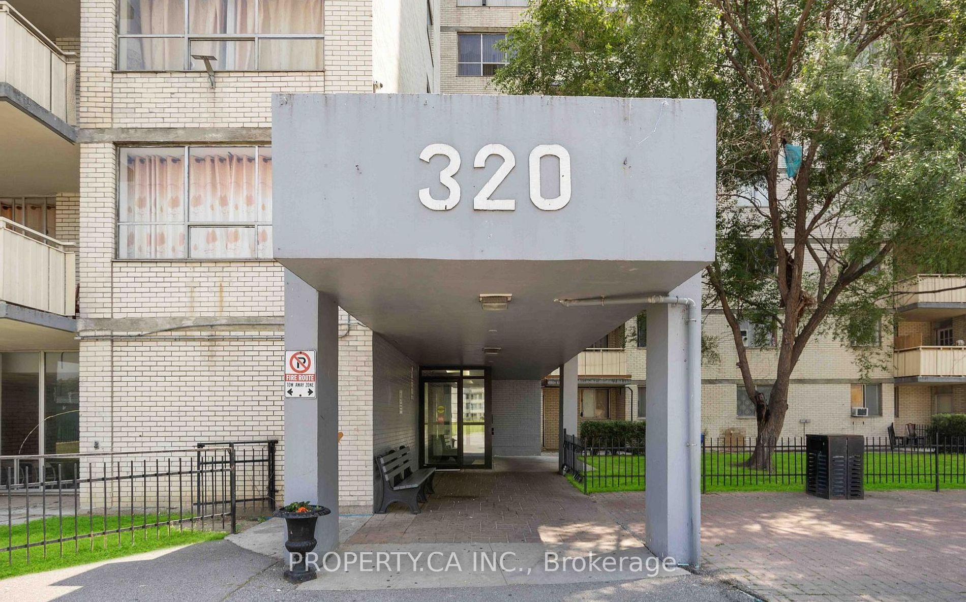 320 Dixon Rd, Toronto, Ontario, Kingsview Village-The Westway