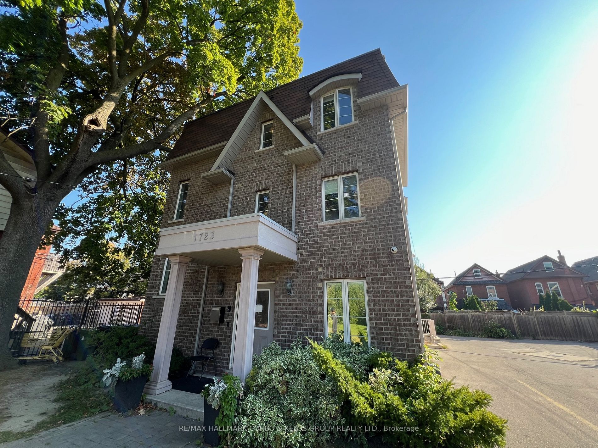 1723 Dufferin St, Toronto, Ontario, Oakwood Village