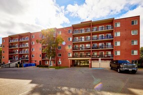 131 Taunton Rd E
