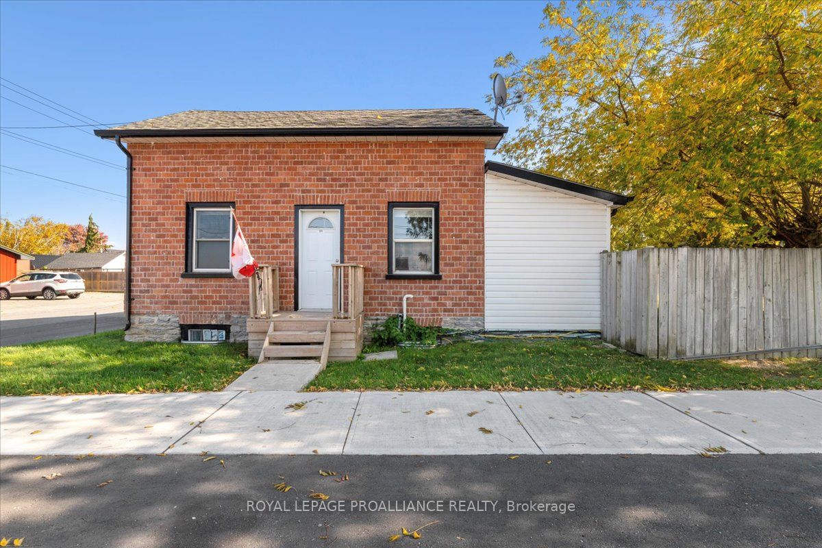 374 Main St, Prince Edward County, Ontario, Picton