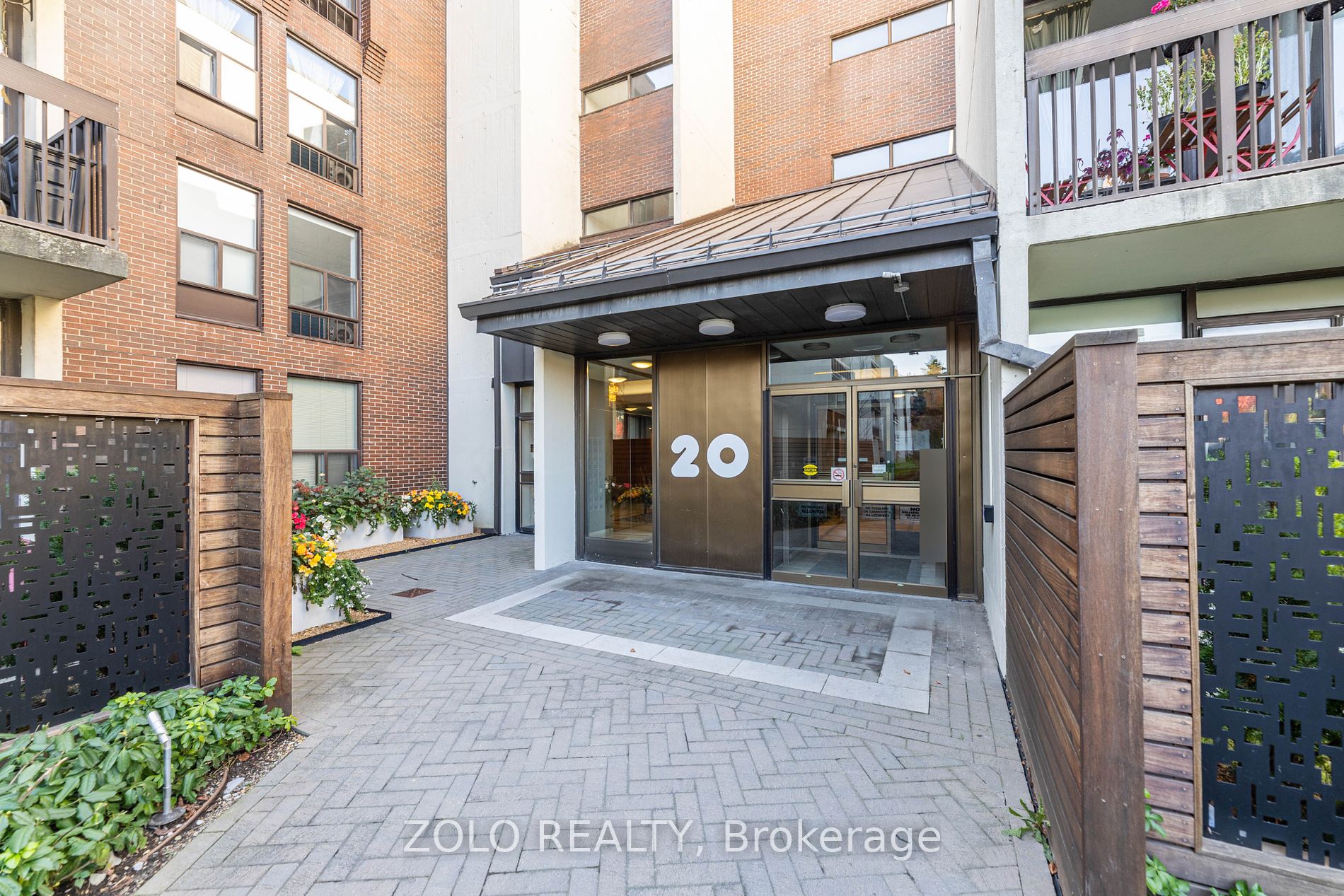 20 Fashion Roseway, Toronto, Ontario, Willowdale East