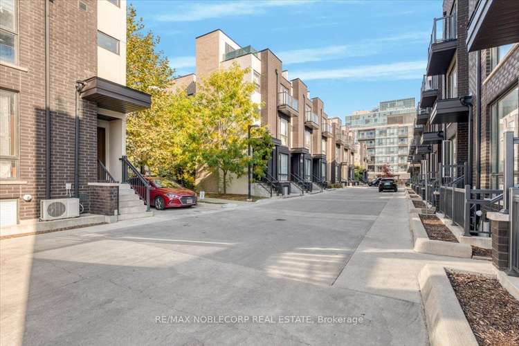 32 Fieldway Rd, Toronto, Ontario, Islington-City Centre West