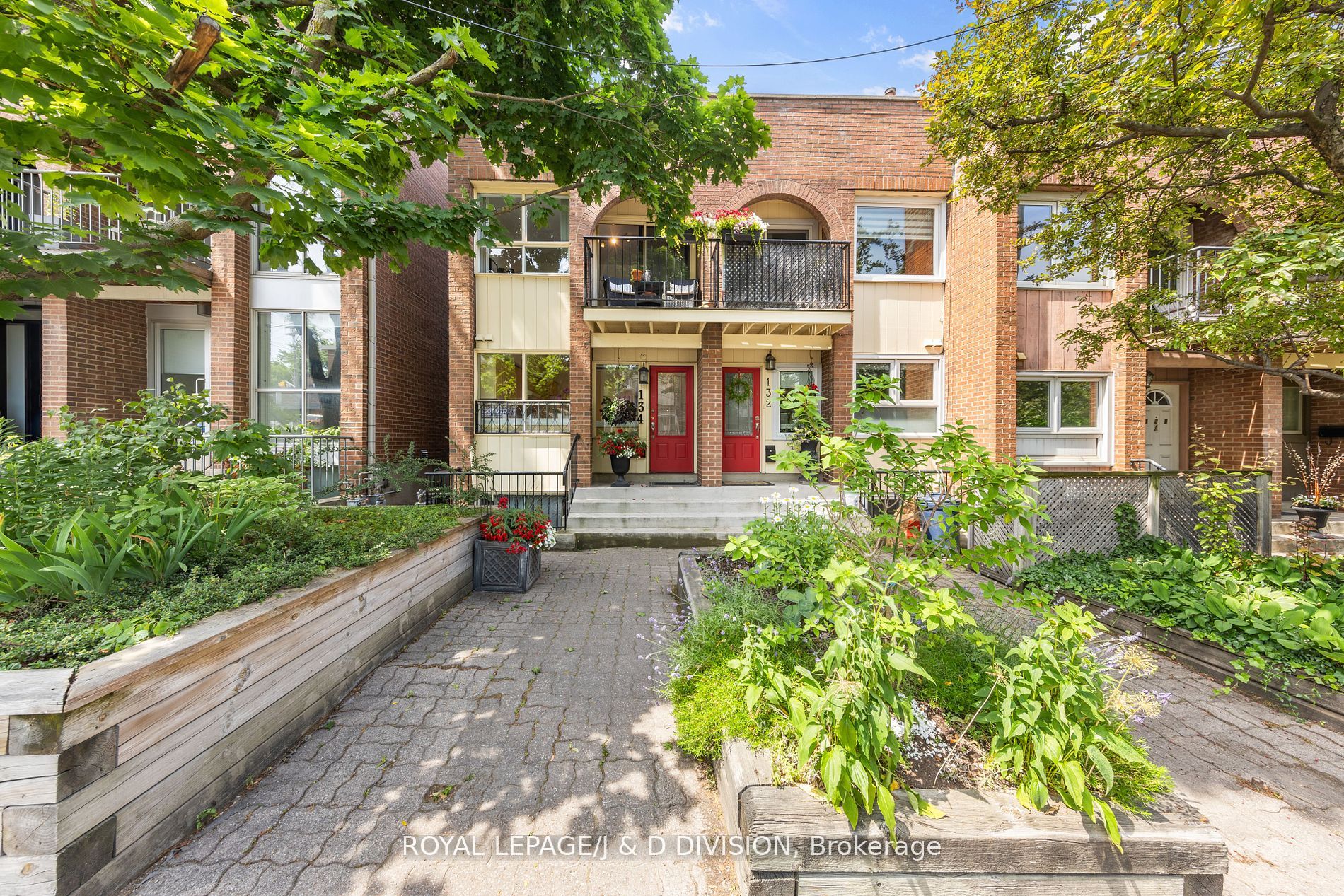 134 Dupont St, Toronto, Ontario, Annex