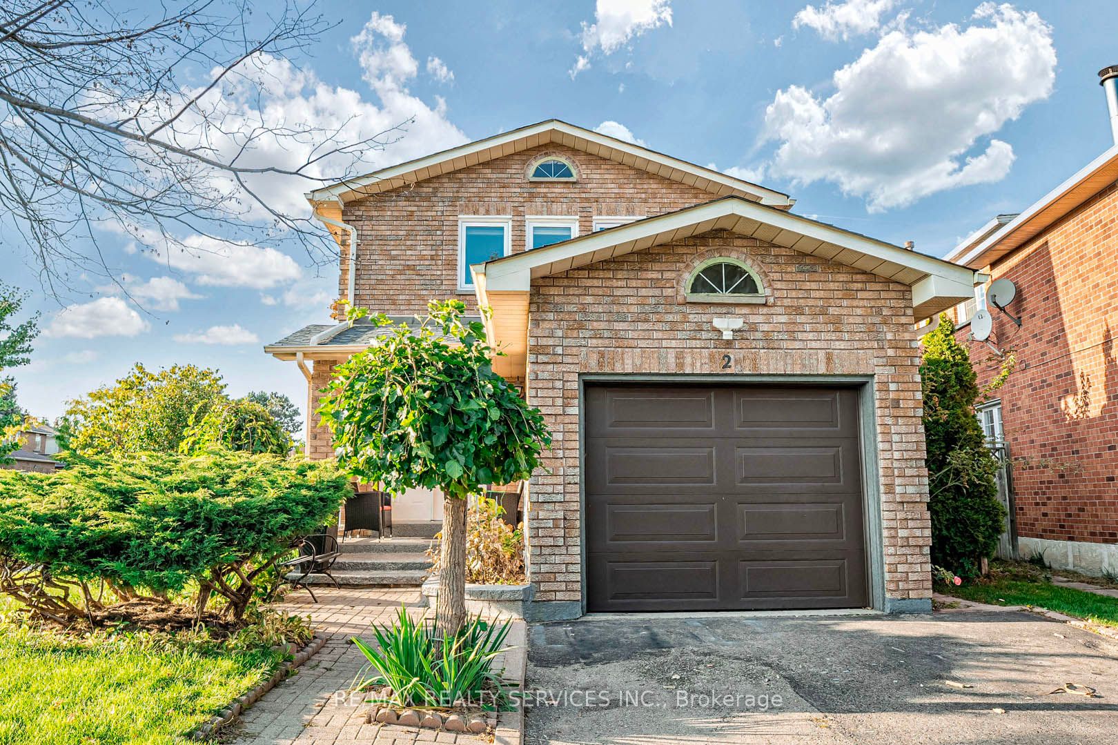 2 Langholm Crt, Brampton, Ontario, Heart Lake West