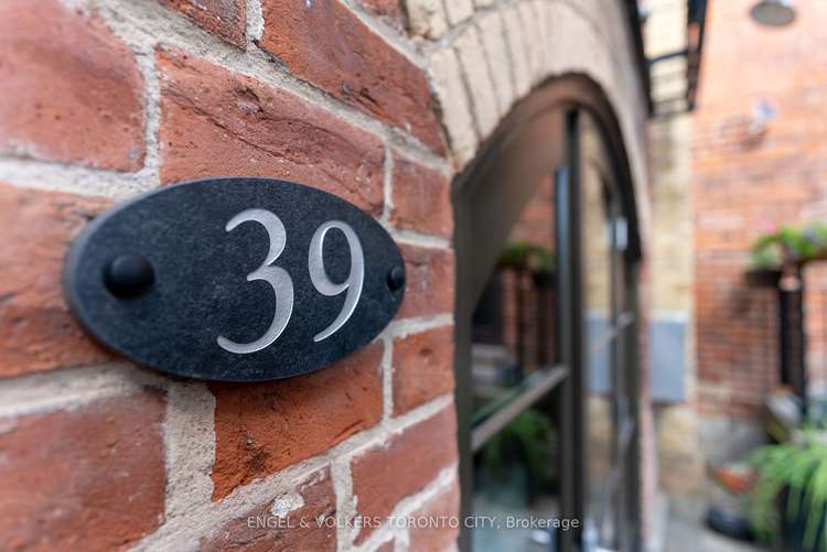 39 Old Brewery Lane, Toronto, Ontario, Regent Park