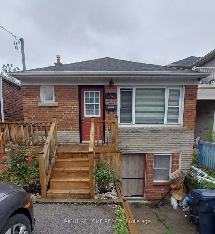 23 South Woodrow Blvd, Toronto, Ontario, Birchcliffe-Cliffside