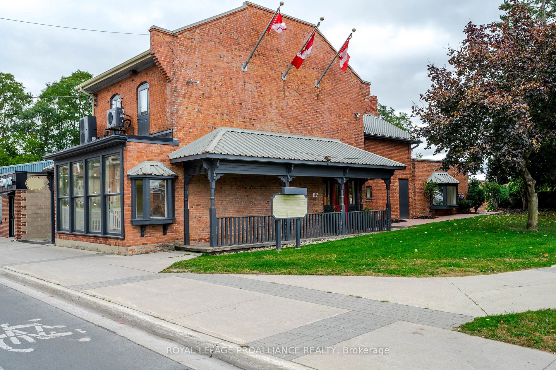 87 Hunter St W, Peterborough, Ontario, Downtown