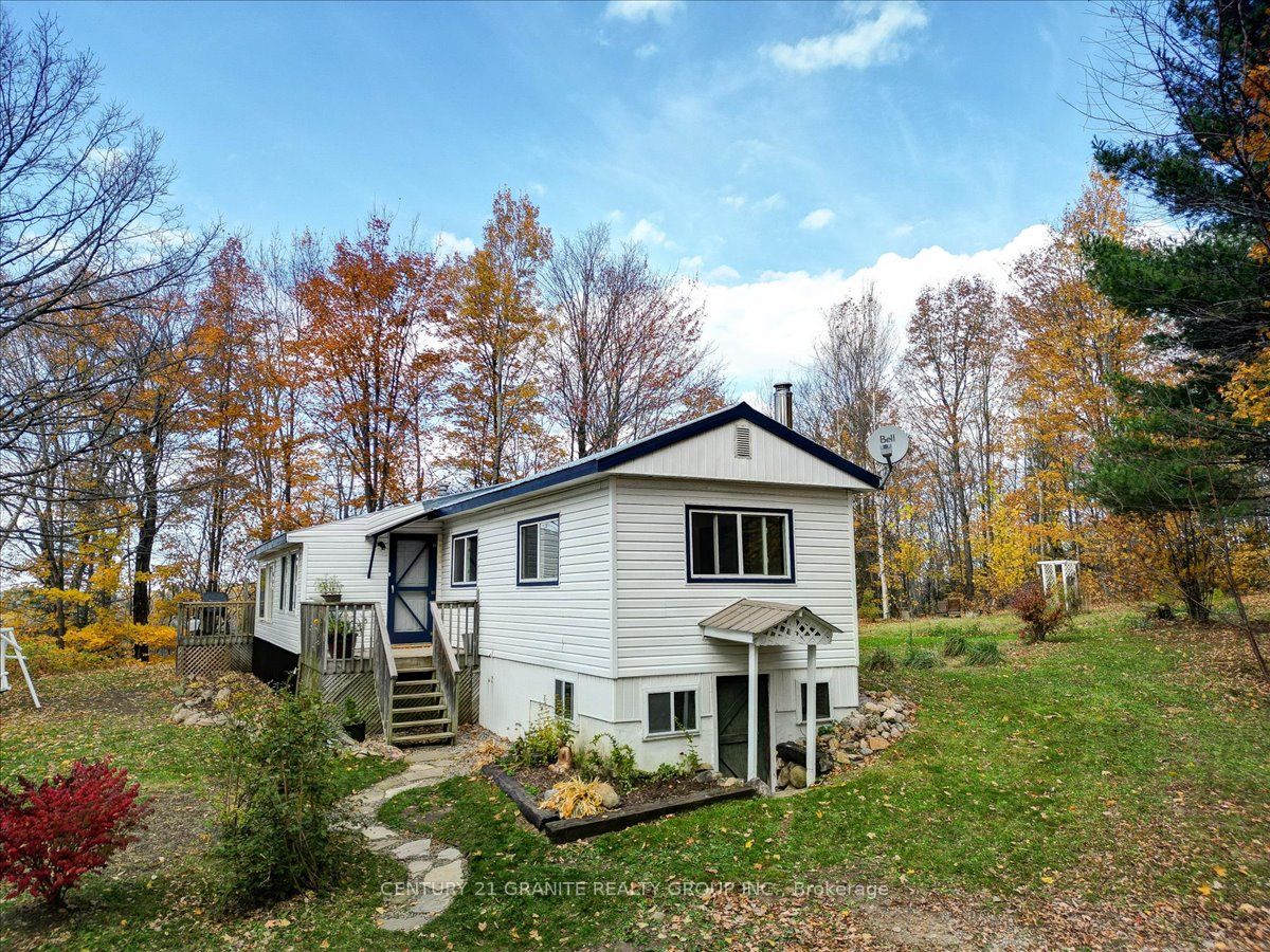 287 Moxam Rd, Hastings Highlands, Ontario, 