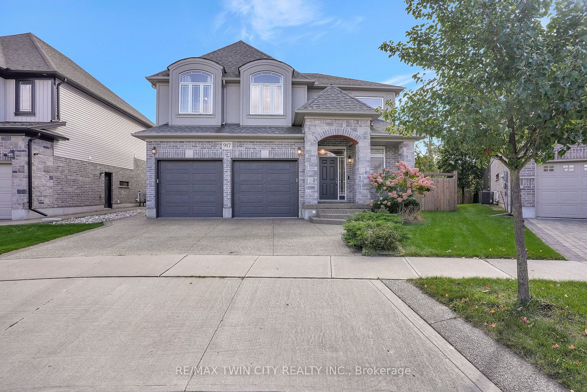 917 Deer Creek Crt, Kitchener, Ontario, 