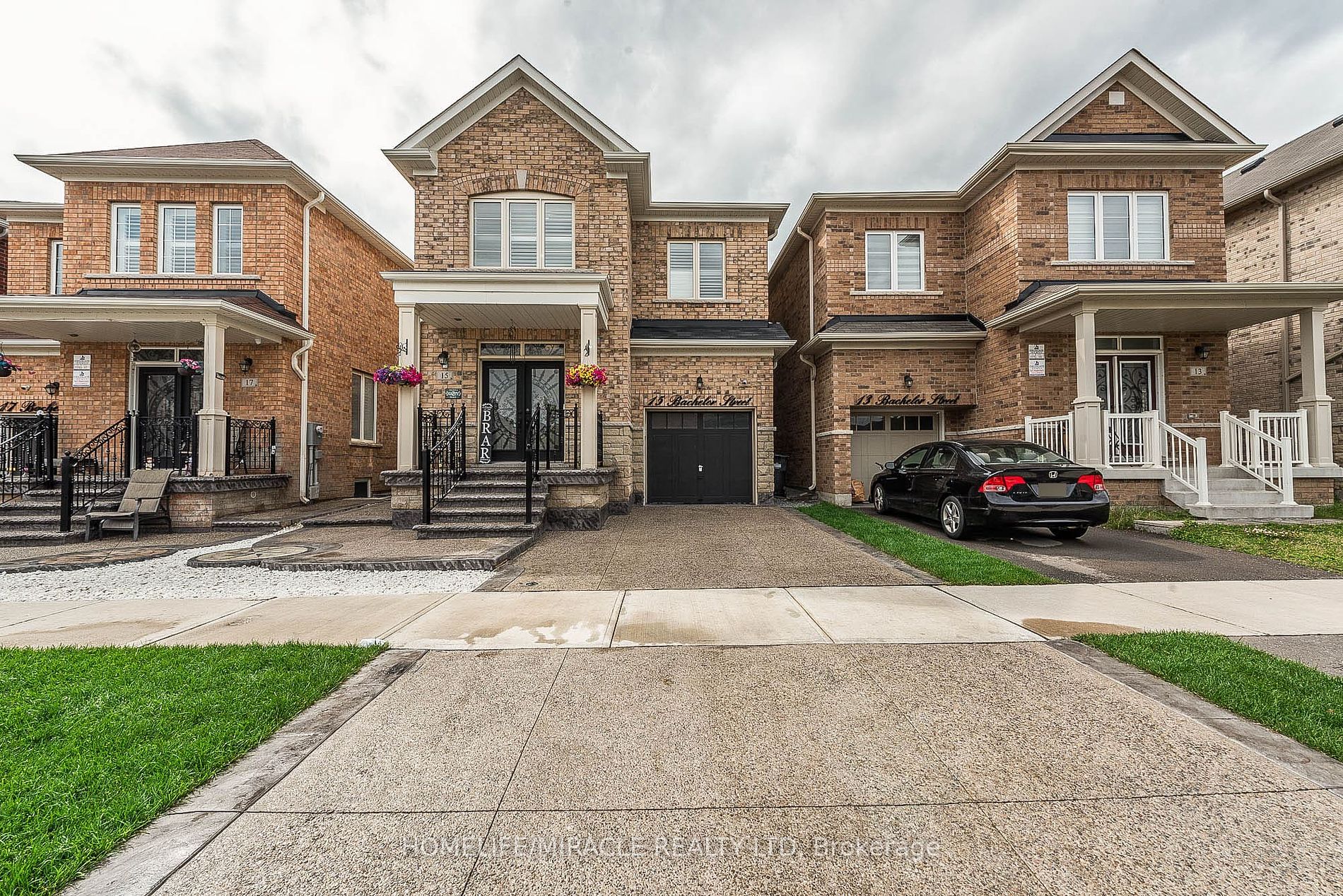 15 Bachelor St, Brampton, Ontario, Northwest Brampton