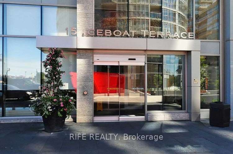 15 Iceboat Terr, Toronto, Ontario, Waterfront Communities C1