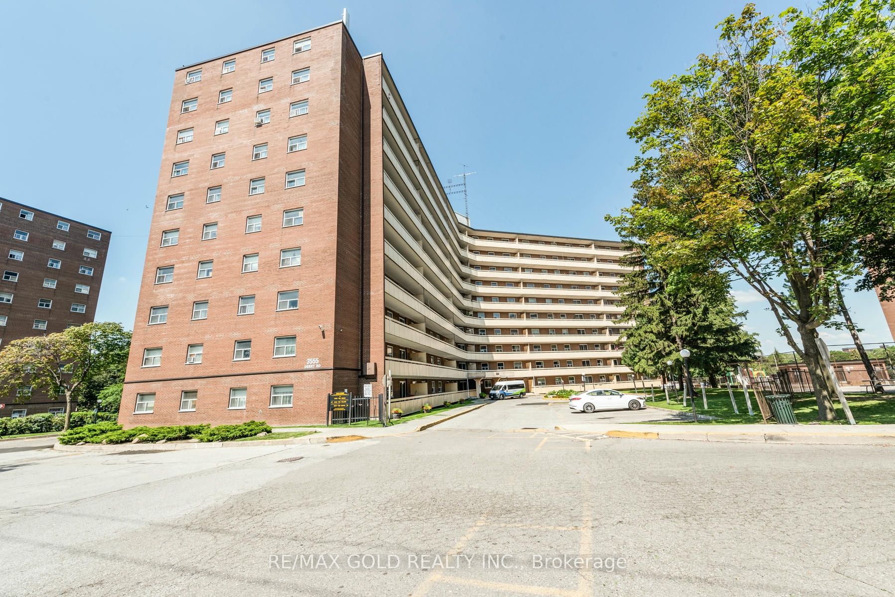 3555 Derry Rd E, Mississauga, Ontario, Malton