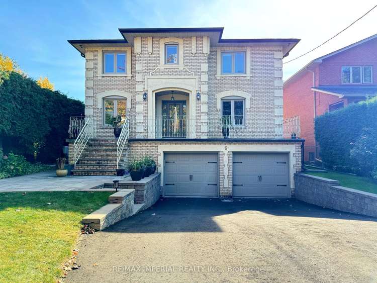 9 Doddington Dr, Toronto, Ontario, Stonegate-Queensway