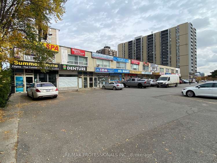 566 Sheppard Ave W, Toronto, Ontario, Bathurst Manor