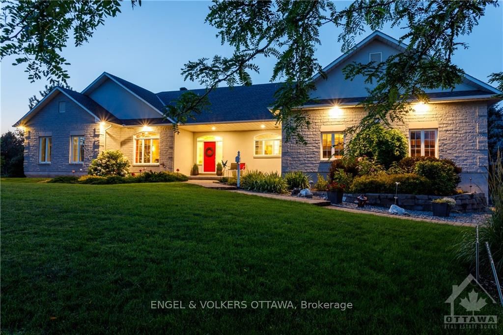 6881 LAKES PARK Dr, Greely - Metcalfe - Osgoode - Vernon and Area, Ontario, 1601 - Greely