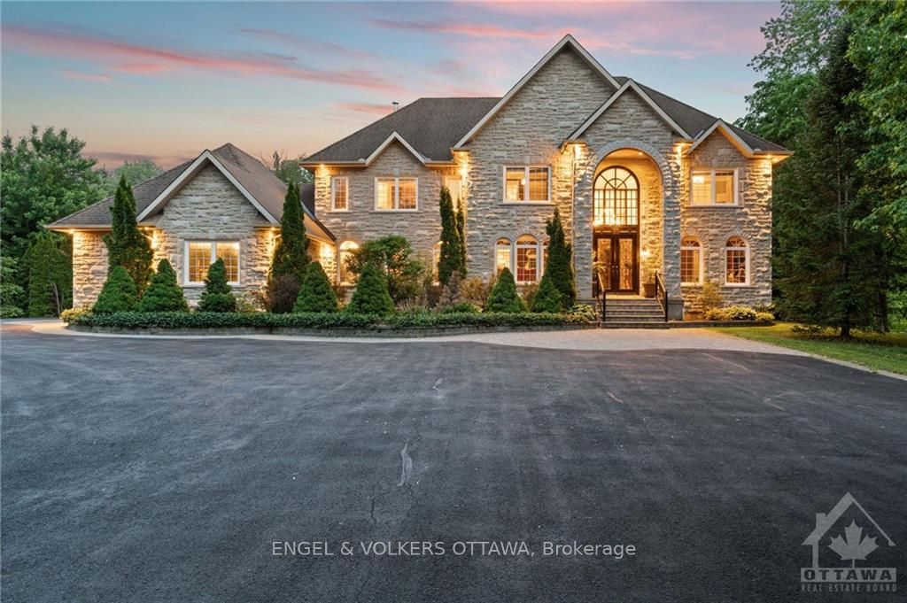 5818 QUEENSCOURT Cres, Manotick - Kars - Rideau Twp and Area, Ontario, 8005 - Manotick East to Manotick Station