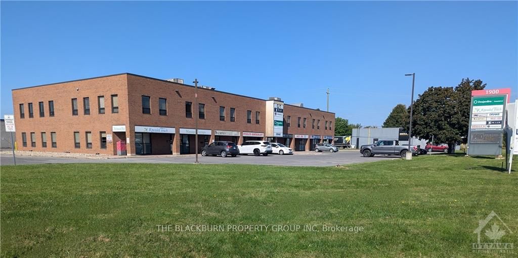 1900 MERIVALE Rd, Tanglewood - Grenfell Glen - Pineglen, Ontario, 7502 - Merivale Industrial Park