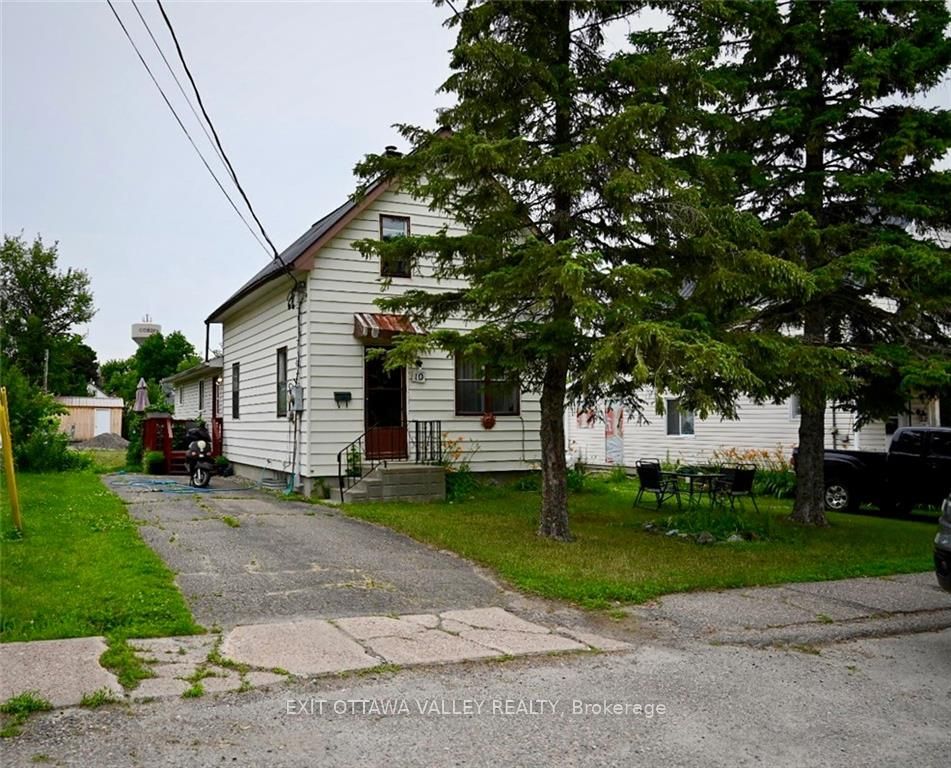 10 MEADOW St, Whitewater Region, Ontario, 582 - Cobden