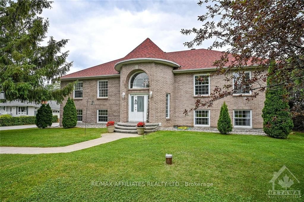 428 QUEEN St, Montague, Ontario, 